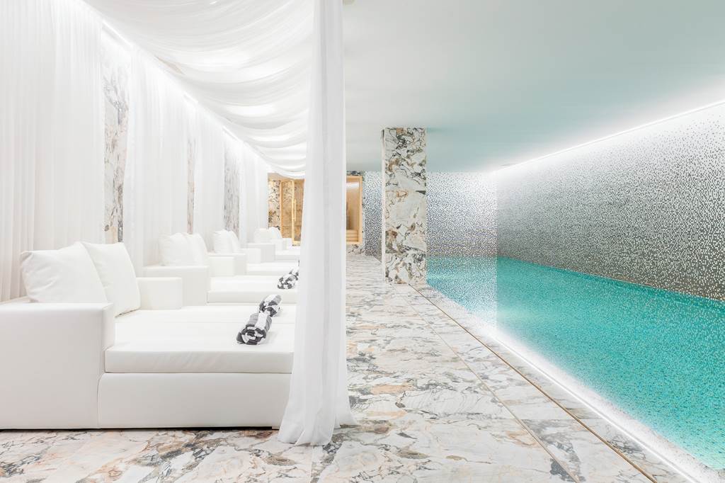 Wine and Books Porto Hotel