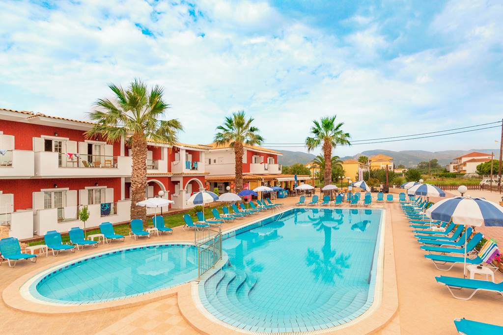 Yakinthos Apartments